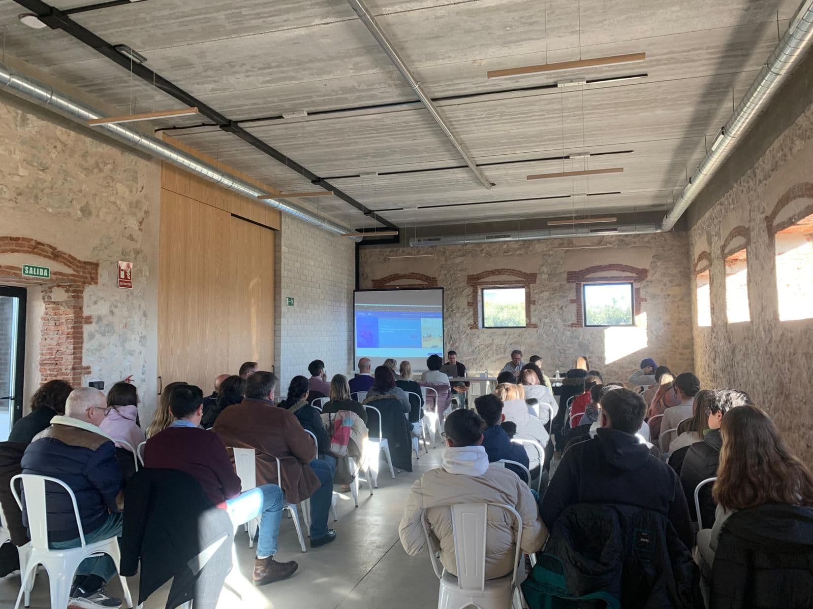 Inteligencia Artificial Generativa: Transformando Pymes y Autónomos