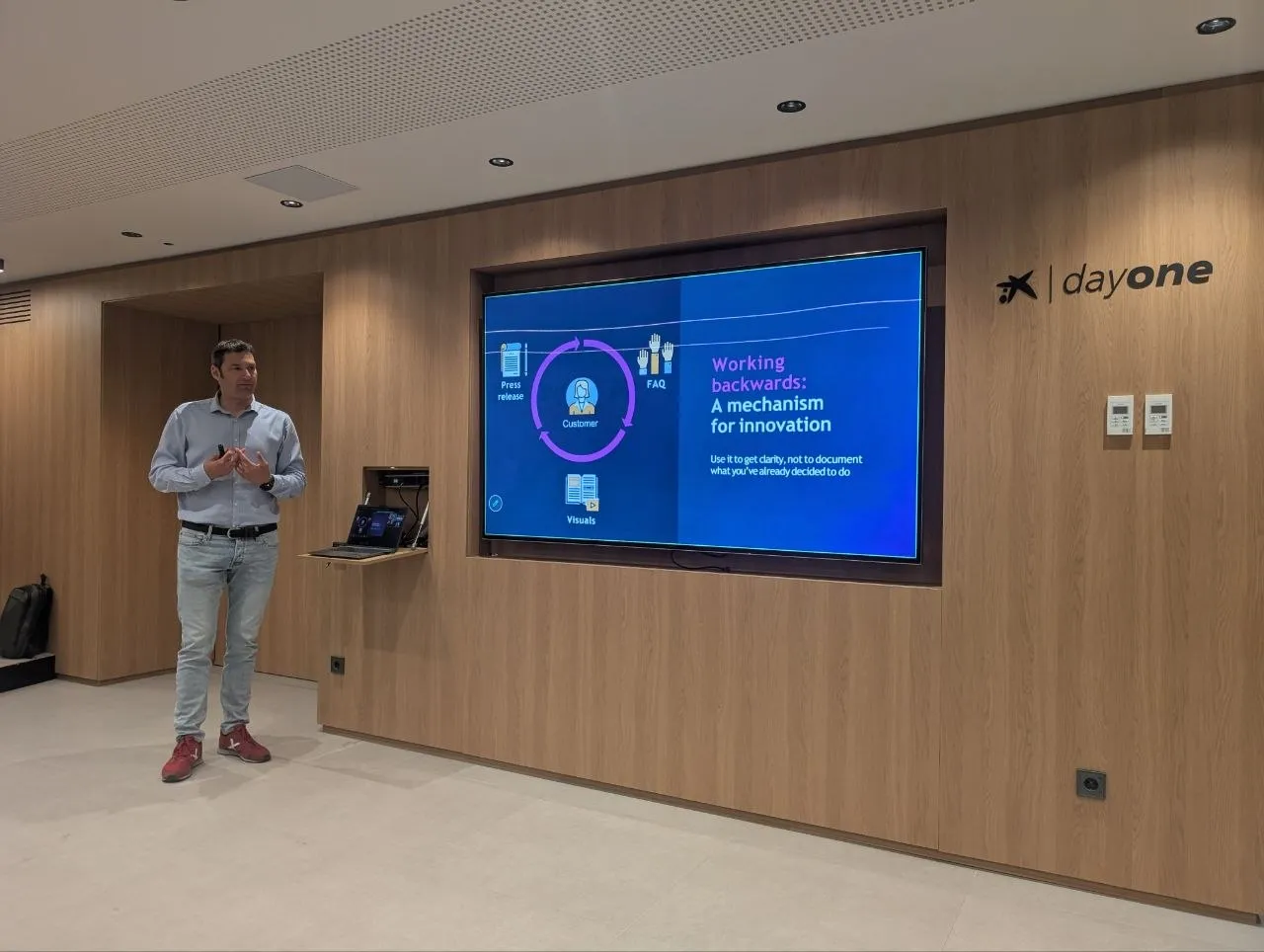 AWS keynote on Amazon culture and obsession with user experience at BSC AI Factory kick-off event